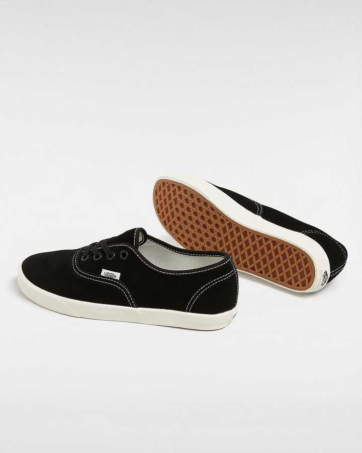 Tenis Vans Authentic Lowpro Suede Masculino Pretas | VN4390871